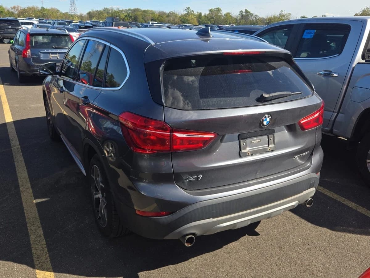 2018 BMW X1 xDrive28i — photo 3