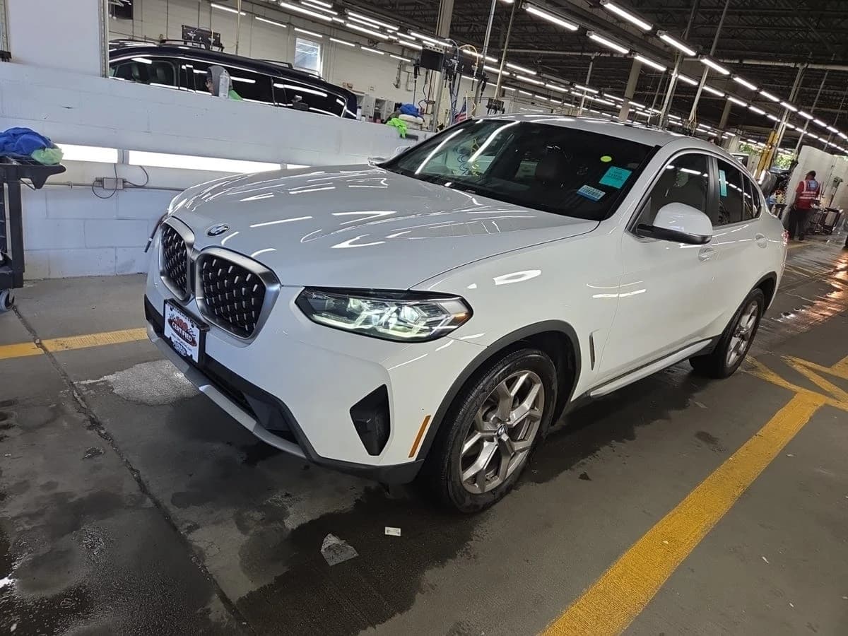 2022 BMW X4 xDrive30i — photo 1